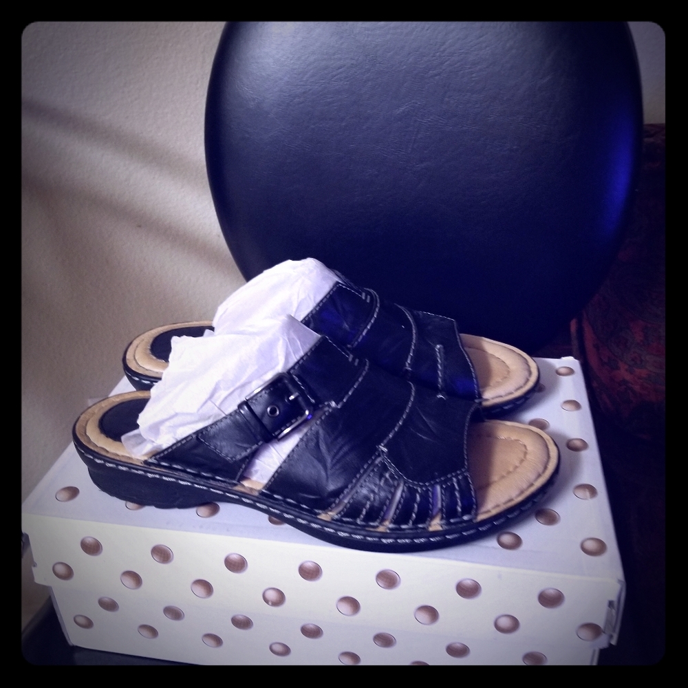 Black leather sandals